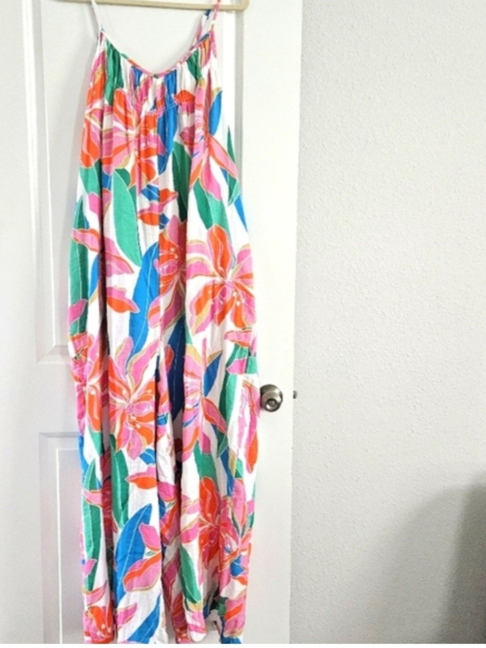 ➕️Lane Bryant 💜Floral Wide-Leg Spaghetti Strap Jumpsuit in Pink, Green & Blue